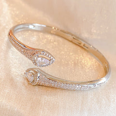 Винтидж бижута, изработени от 18-каратово злато и инкрустирани със зелен ахат.