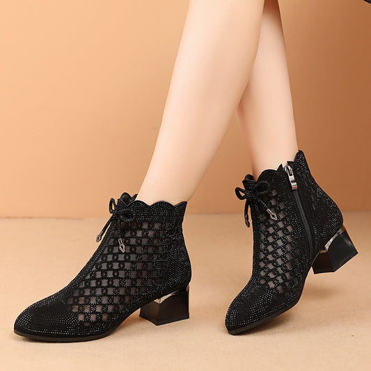 👠【50% ОТСТЪПКА】 Нови модели за есен/зима Ботуши с дебел ток и мрежести детайли & Dr. Martens!