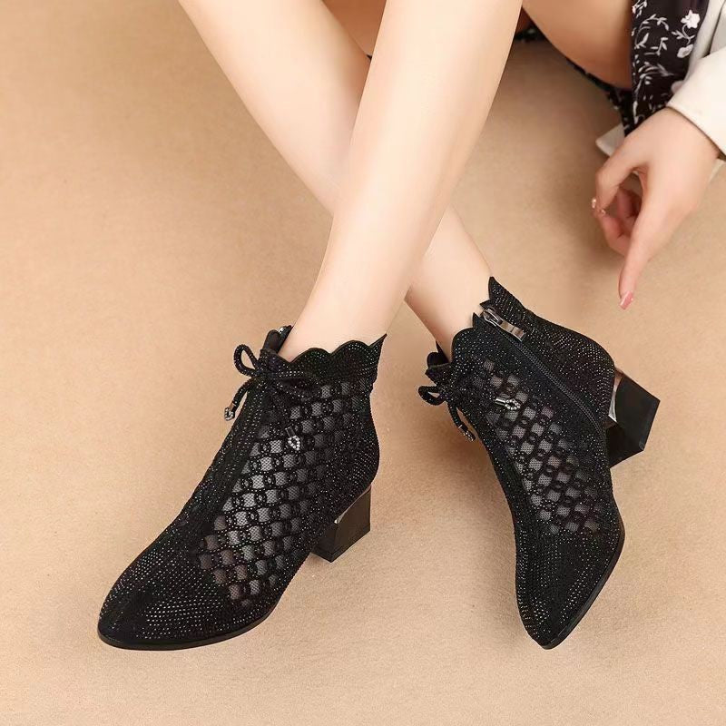 👠【50% ОТСТЪПКА】 Нови модели за есен/зима Ботуши с дебел ток и мрежести детайли & Dr. Martens!