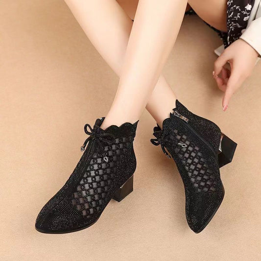 👠【50% ОТСТЪПКА】 Нови модели за есен/зима Ботуши с дебел ток и мрежести детайли & Dr. Martens!